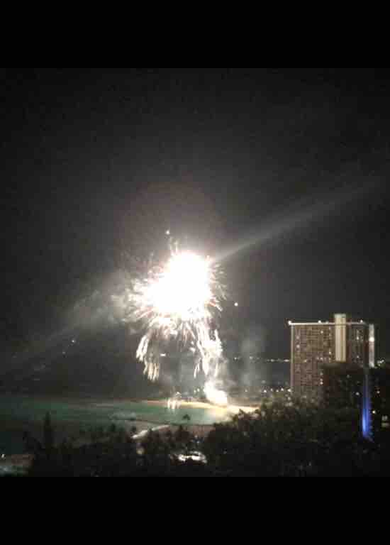 ワイキキの花火をトランプタワーのラナイから見ると こんな感じ 動画あり Hymer Life